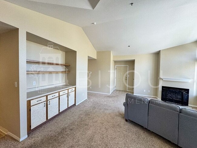 Building Photo - 2195 Alicia Point