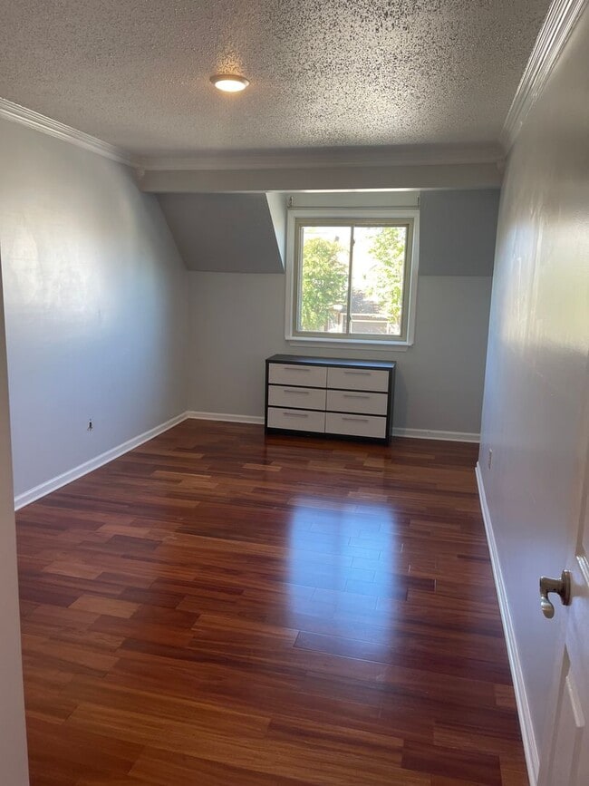 Building Photo - KEMPSVILLE LAKEFRONT TOWNHOUSE FOR RENT!