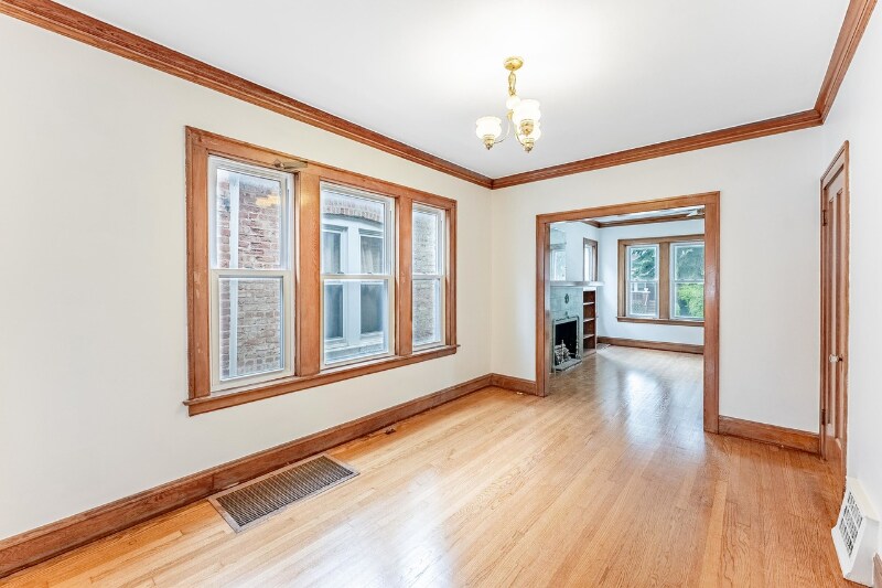 Building Photo - 1302 S 56th Ct