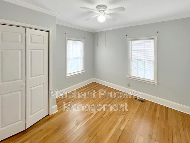 Building Photo - 661 Ravenel St