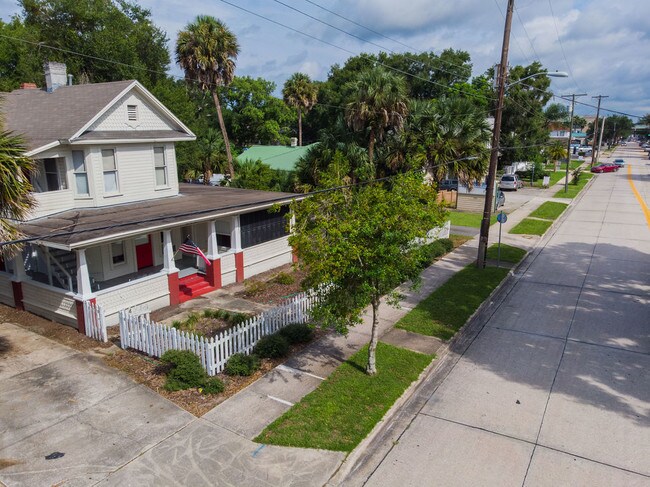 Building Photo - 330 S Woodland Blvd