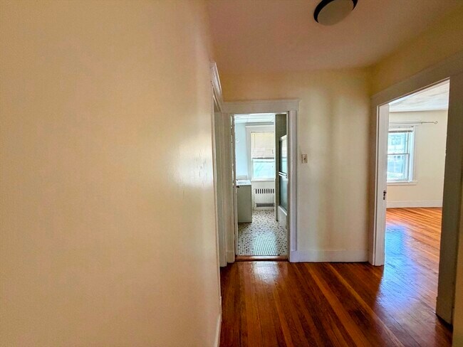 Building Photo - 75 Varnum St