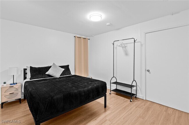 Building Photo - 3303 6th St SW