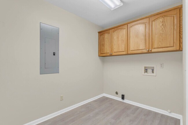 Building Photo - 4838 Rolling Meadows Ln