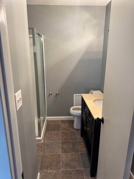 Master Bath - 2275 N Cable Rd