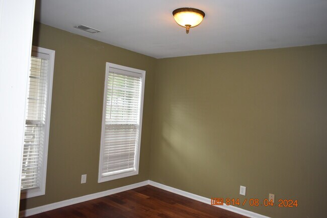 Building Photo - 146 Brittany Ln