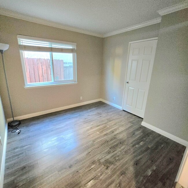 Building Photo - Welcome Home! 4 Bedroom HOUSE available NOW!