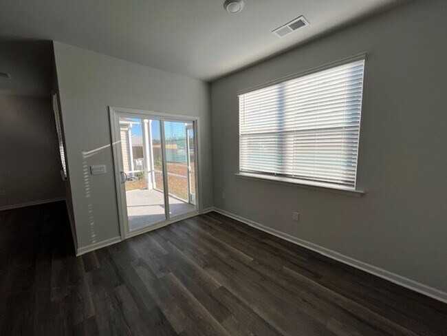 Building Photo - Welcome to your dream home in the heart of Leland, NC.