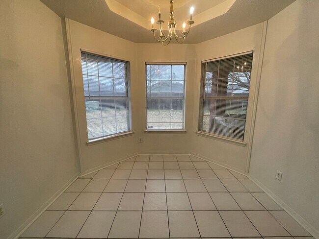 Building Photo - 2306 Moonstone Dr