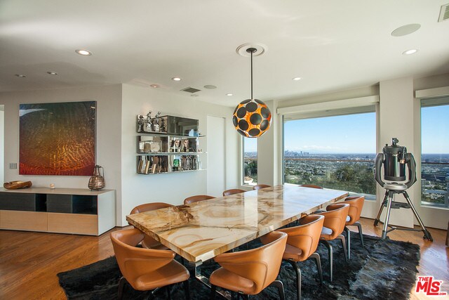 Building Photo - 9444 Sierra Mar Pl