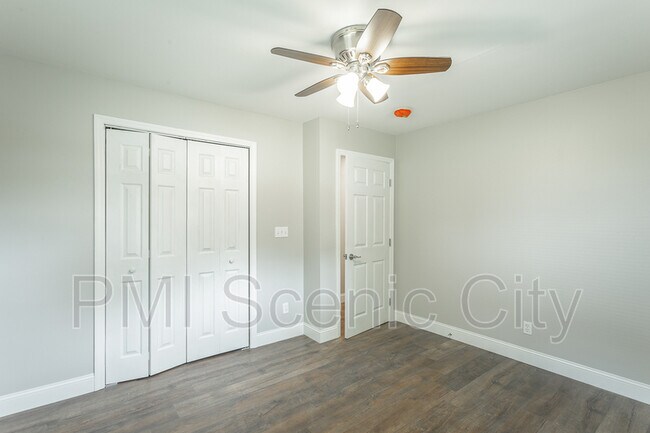 Building Photo - 1375 Orbit Dr