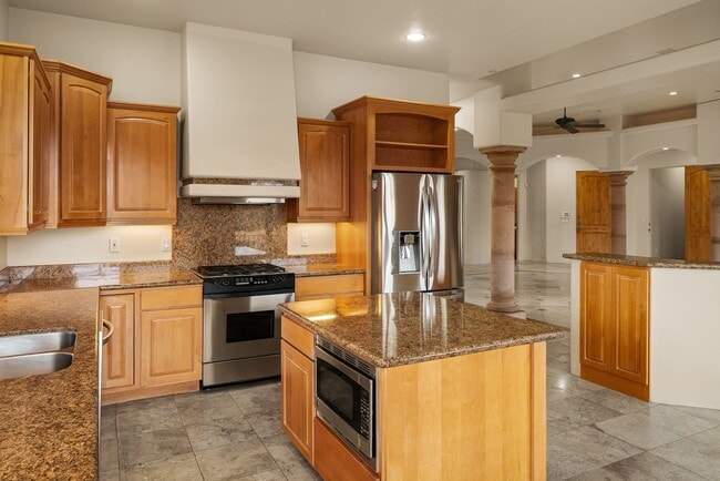 Building Photo - Unfurnished, 1-year long-term rental