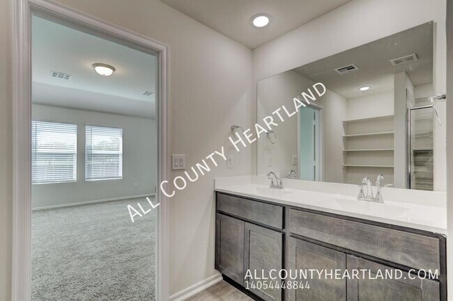 Building Photo - 3425 Molly Dr