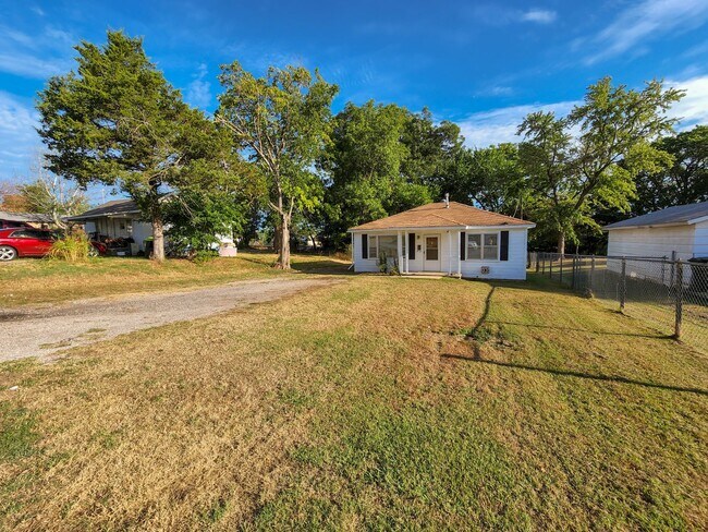 Primary Photo - 2 Bedroom home in Tecumseh