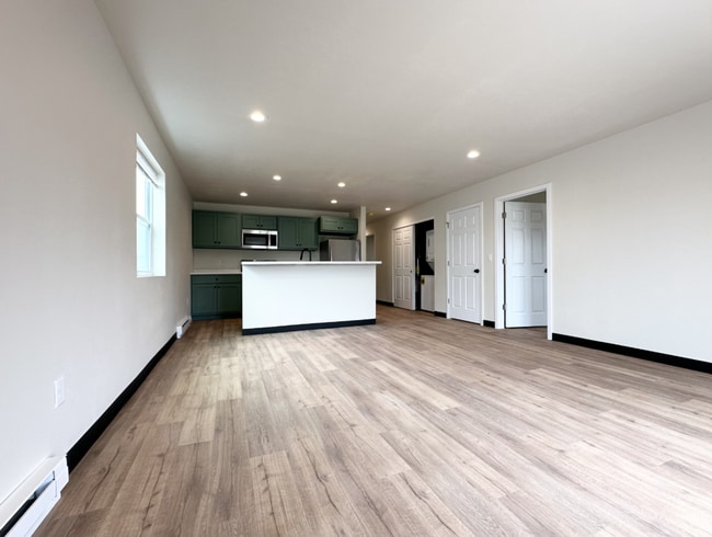 Building Photo - 525 Rustic Ridge Dr