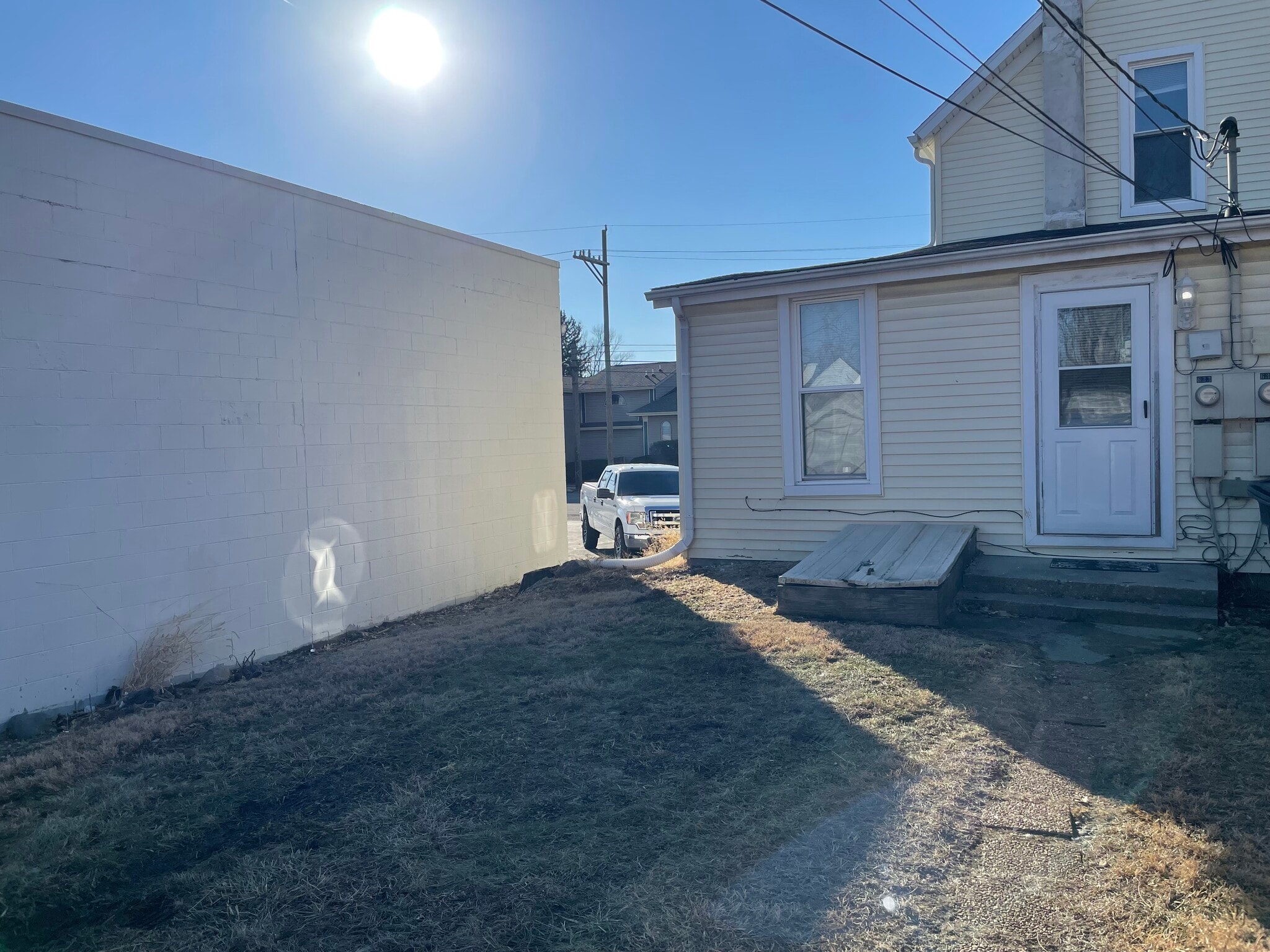 Building Photo - 633 S 16th St