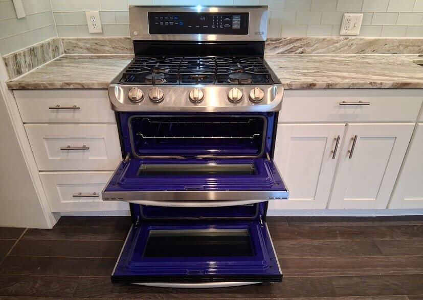 Building Photo - 5619 1st Pl NW