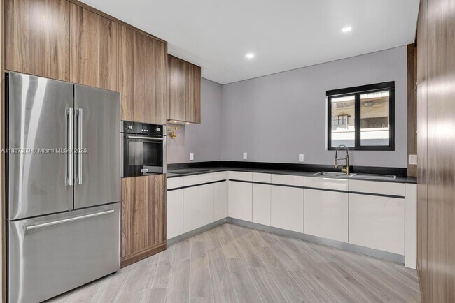 Primary Photo - 8931 NE 2nd Ave