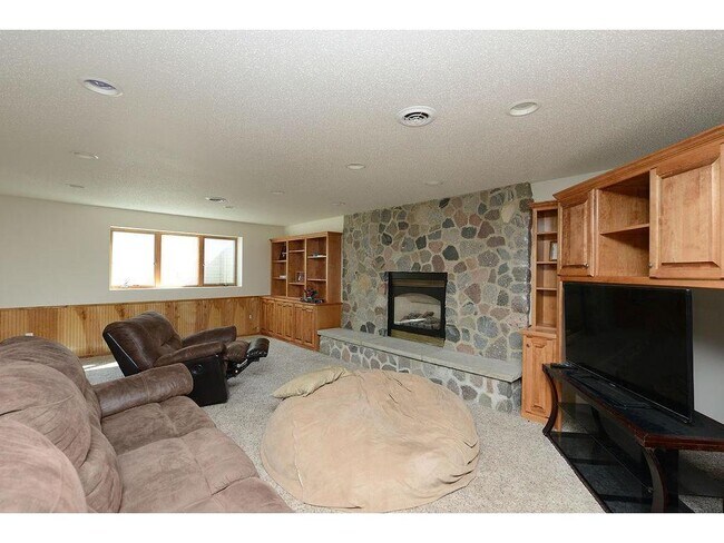 Building Photo - 3516 Westmoor Cir