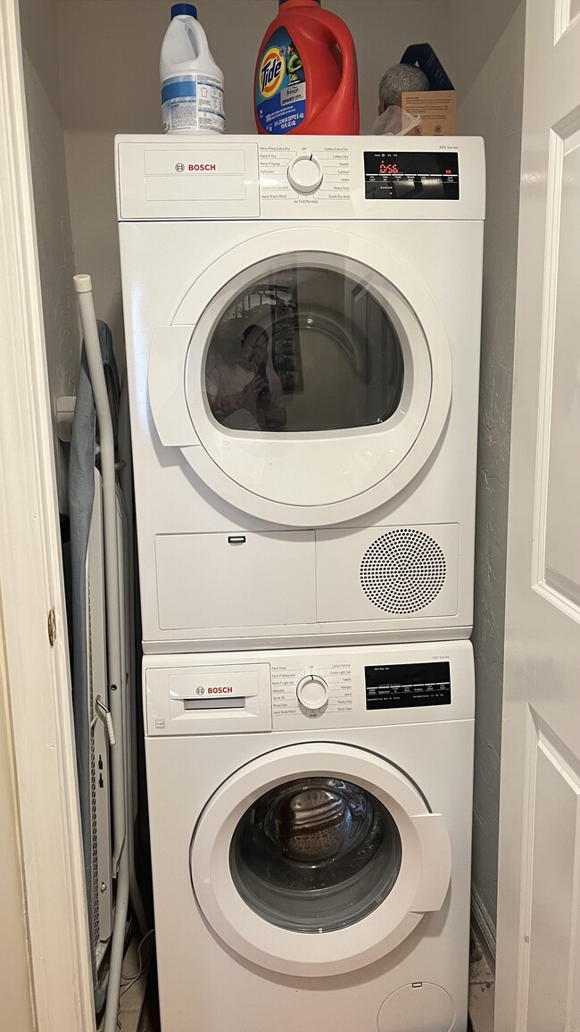 Building Photo - 26 Wachusett St