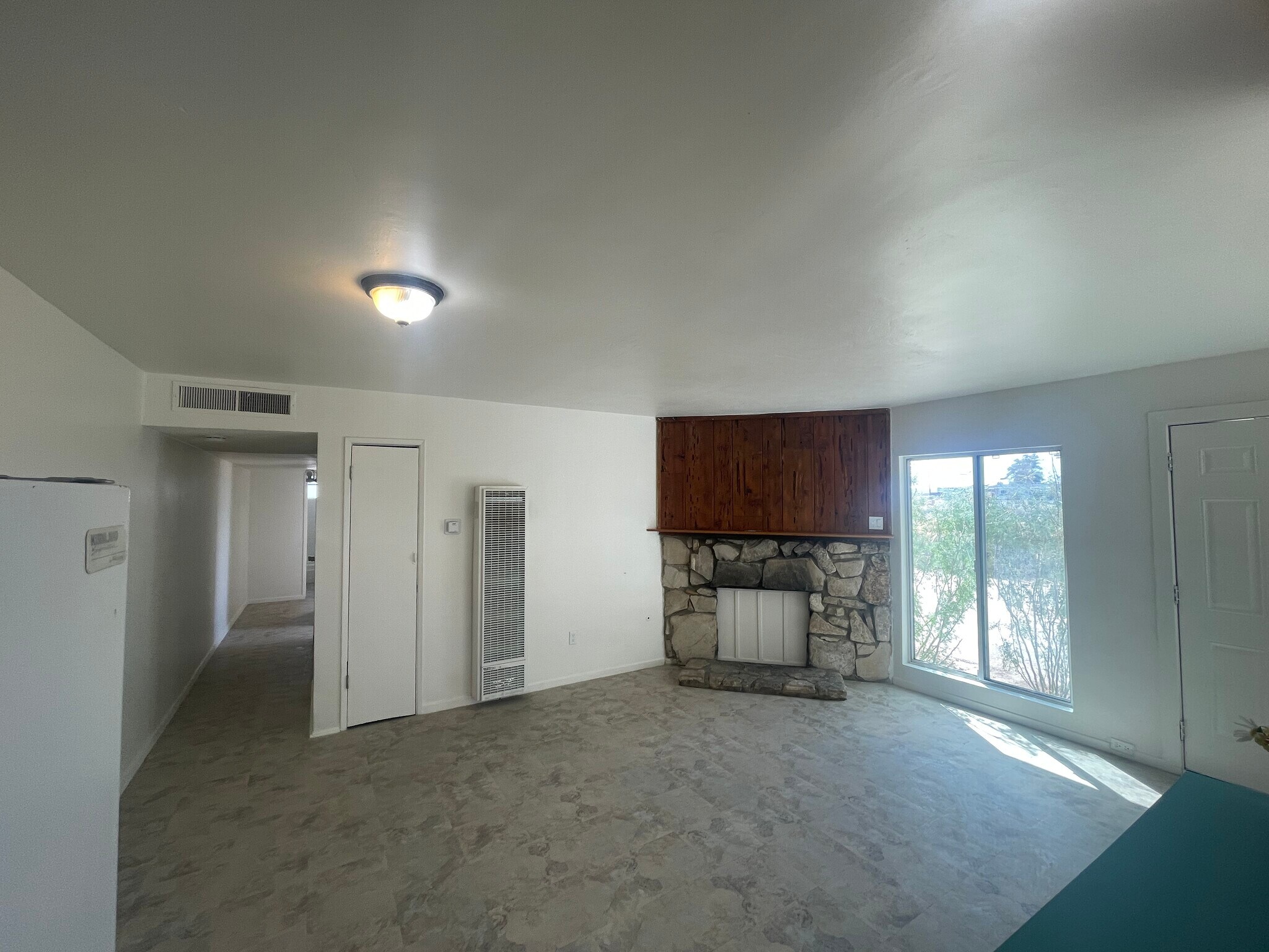 Living Room and Hall - 13429 Davenport St