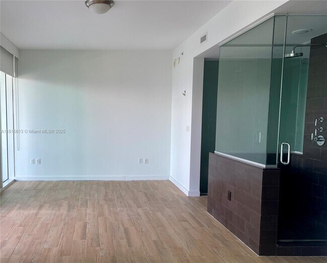 Building Photo - 1040 Biscayne Blvd