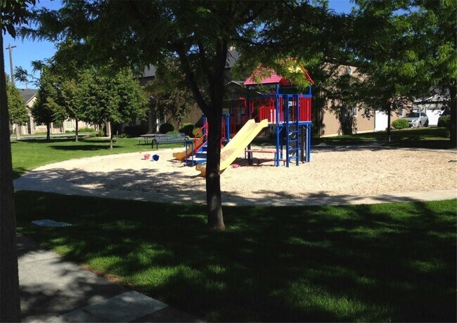 Building Photo - 144 Coventry Pl