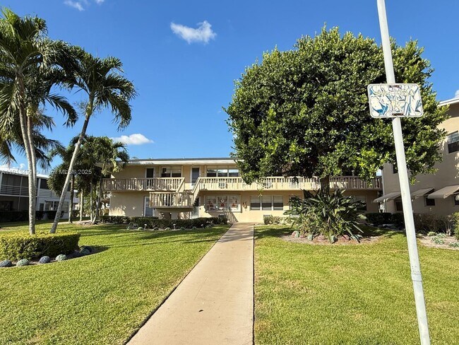 Building Photo - 258 Sheffield K