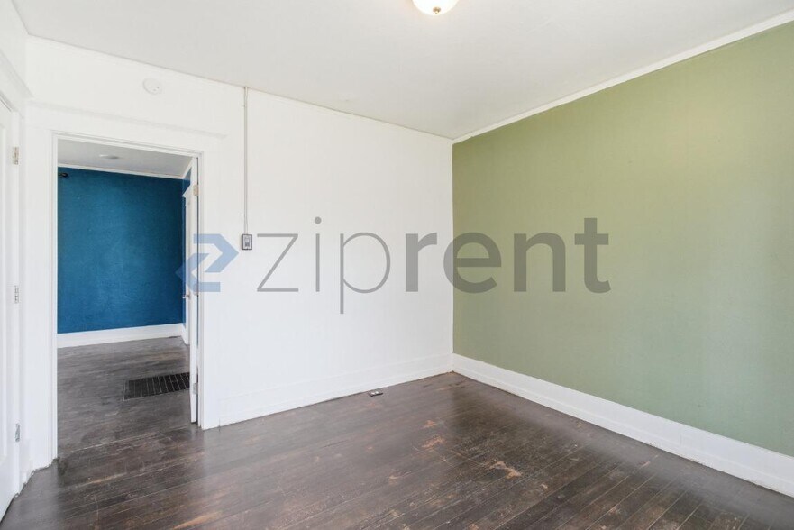 Building Photo - 423 Mill St