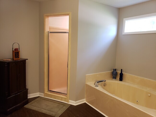 Building Photo - 4127 Meadow Field Ln