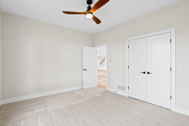 Building Photo - 5201 Buttercup Dr