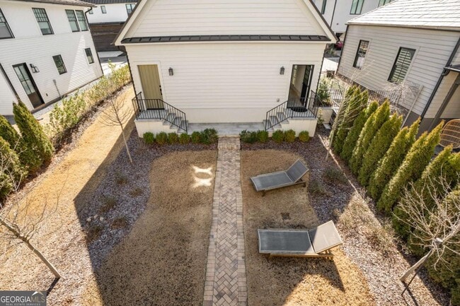 Building Photo - 160 4th St