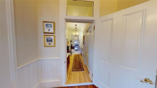 Building Photo - 648 Clayton St