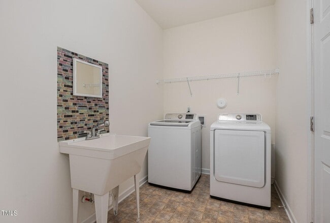Building Photo - Charming 3 Bedroom Ranch with 1-Car Garage...