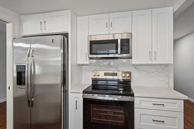 Building Photo - Spacious Updated Single Story - Walk to LLUMC