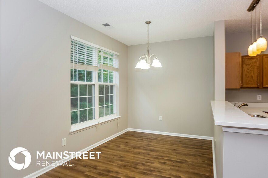 Building Photo - 8104 Weeping Fig Ln