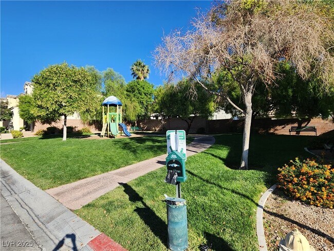Building Photo - 9664 Villa La Mora Ave