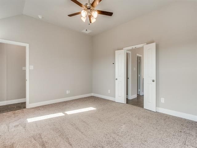 Building Photo - 533 Redbud Dr