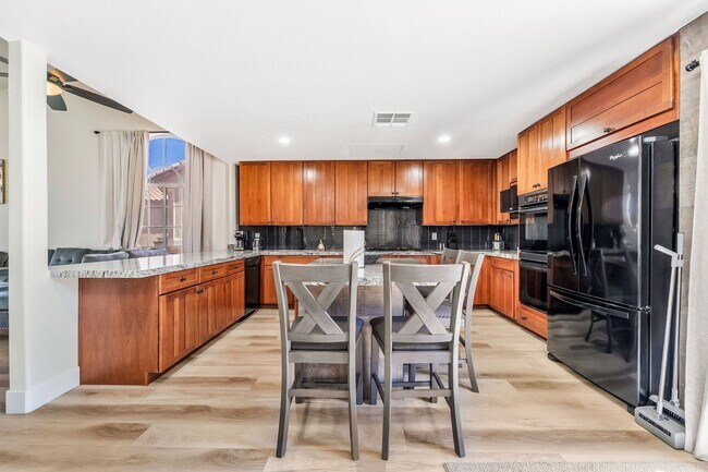 Building Photo - 104 Appian Way