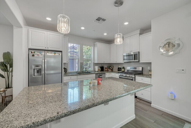 Building Photo - 9310 Mystic Lake Alley