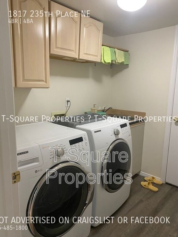 Building Photo - 1817 235th Pl NE