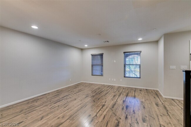 Building Photo - 3009 Camino Sereno Ave