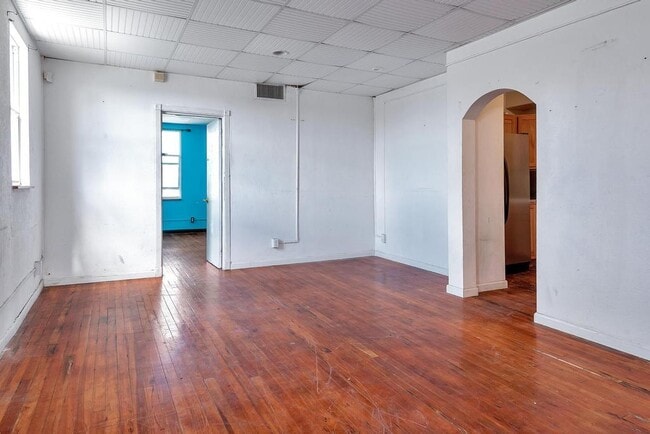 Building Photo - 521 N Dixie Hwy