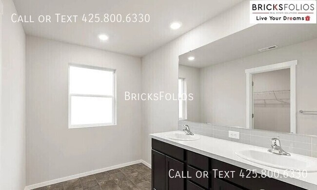 Building Photo - Puyallup's Serene Sanctuary: Experience th...