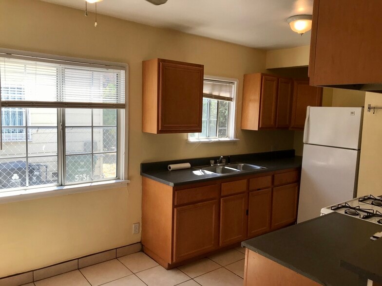 Kitchen - 5362 Monroe St