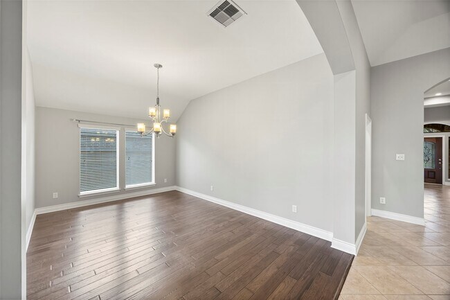 Building Photo - 31815 Forest Oak Ln