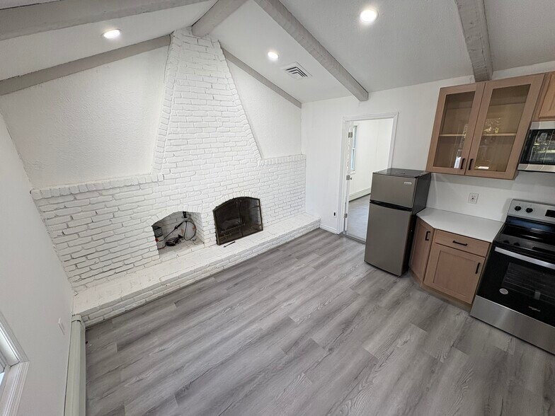 Building Photo - 3 William St