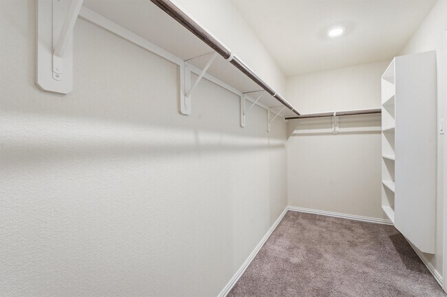 Building Photo - 28106 Aspen Horizon Dr