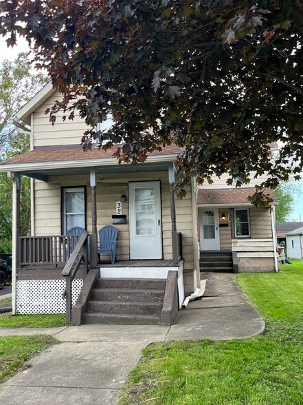 28 wood is the rear unit - 28 Wood Ave