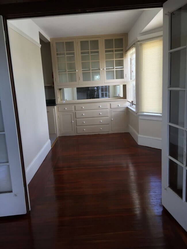 Building Photo - 03575